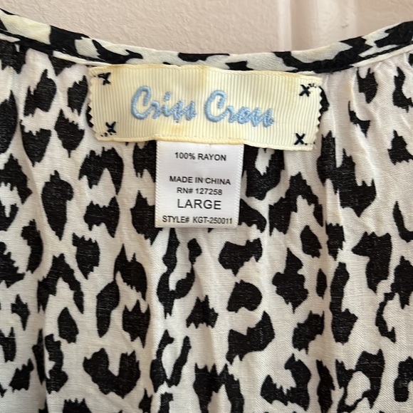 Criss Cross leopard print blouse size large - Picture 3 of 10
